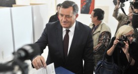 Bosnian Serbs challenge Dayton order in referendum