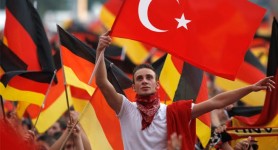 Turkish immigrants leaving Germany